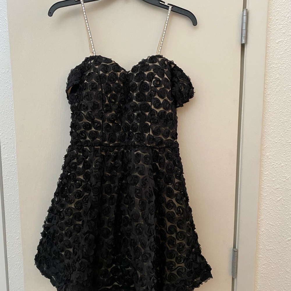 Elegant Black Floral Dress with Spaghetti Straps